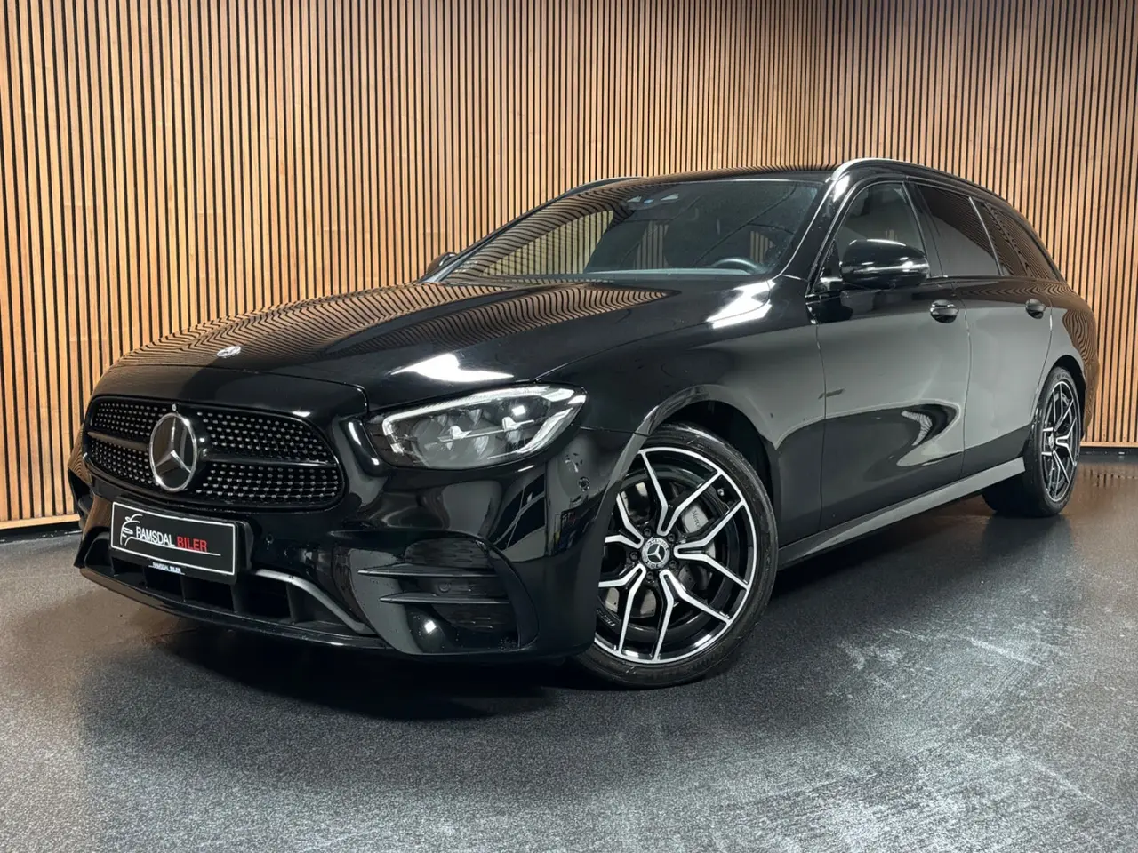 Billede 1 - Mercedes E220 d 2,0 Advantage AMG stc. aut.