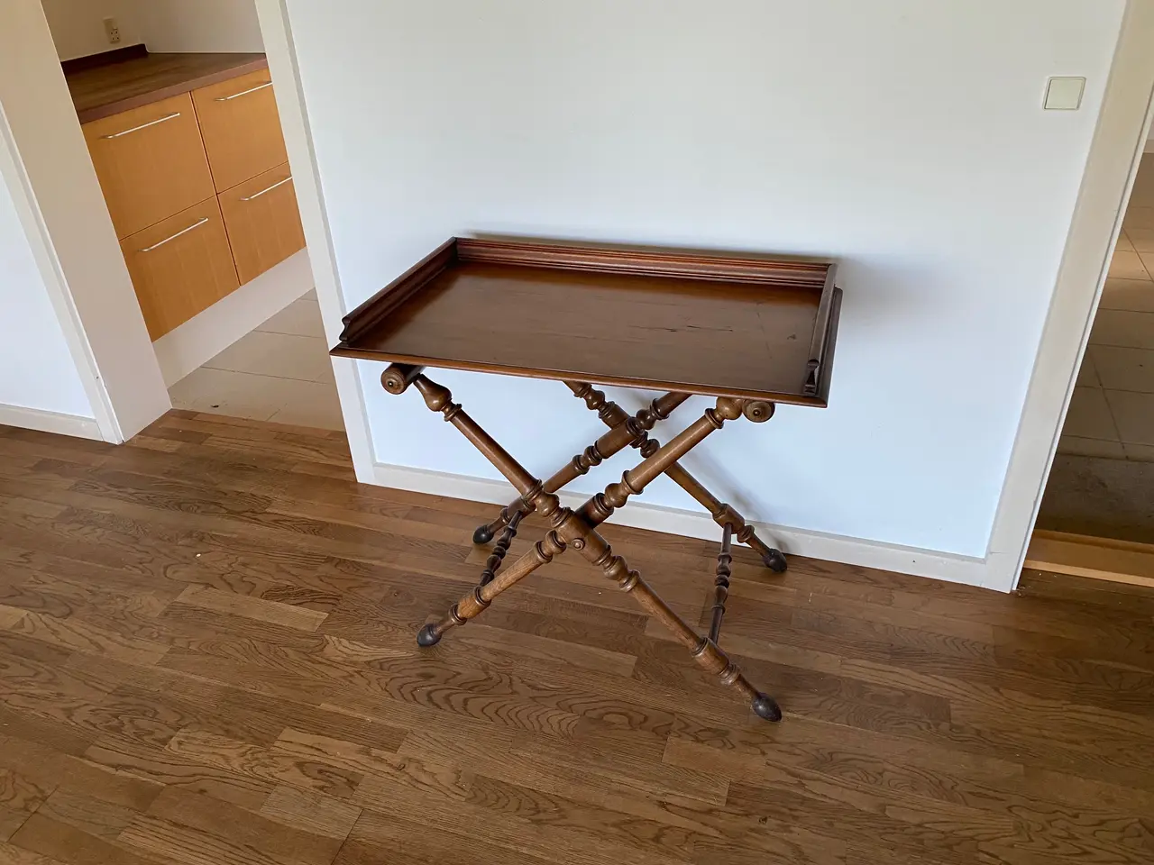 Billede 1 - Bakkebord / Serveringsbord