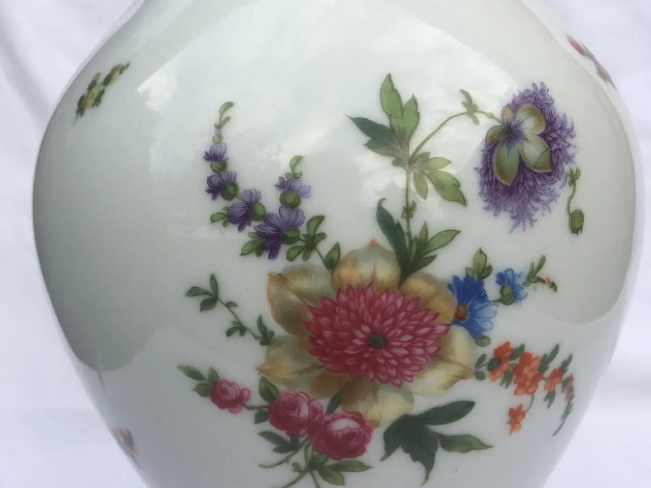 Billede 1 - kugle vase med blomster