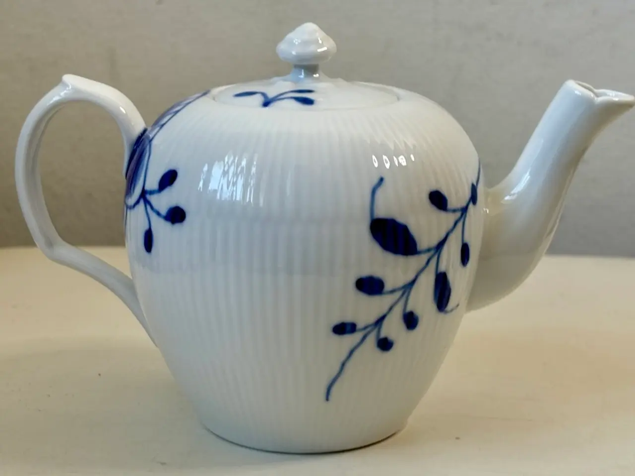 Billede 1 - Royal Copenhagen, megamusel riflet tekande - 35 cl