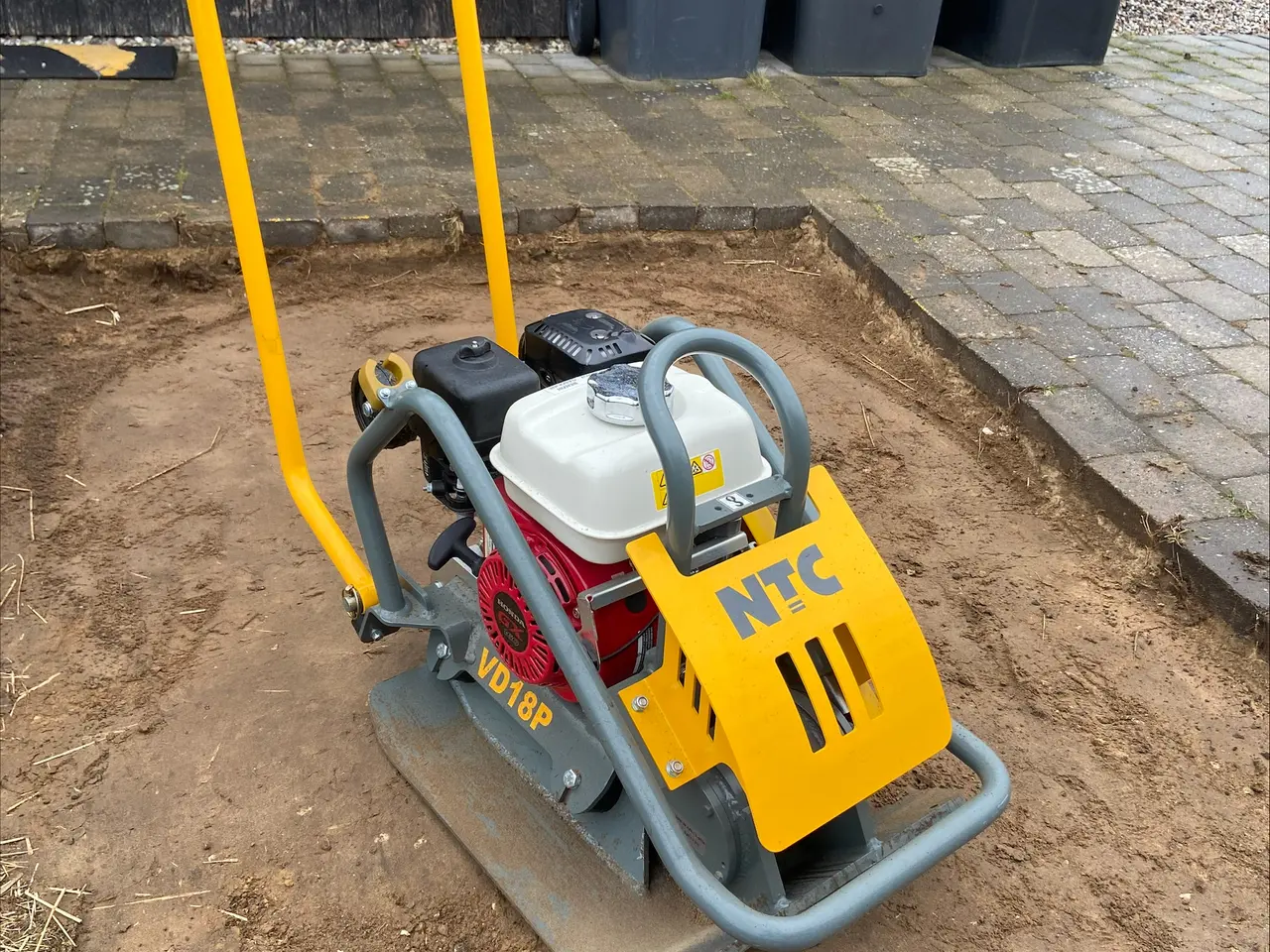 Billede 1 - Pladevibrator udlejes i nordjylland