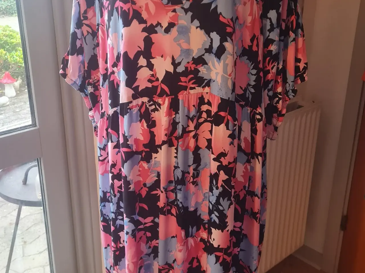 Billede 1 - Studio kjole str L 50-52