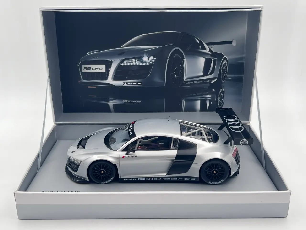 Billede 1 - 2009 Audi R8 LMS GT3 Presentation 1:18