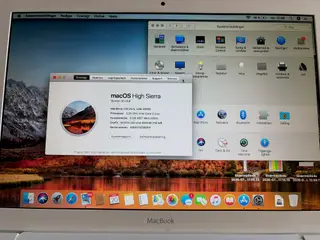 Apple MacBook 13” hvid bærbar computer