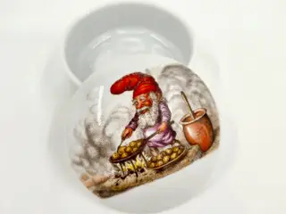 Bonbonniere Nisse Laver Æbleskiver. Sortering 1 Sjælden