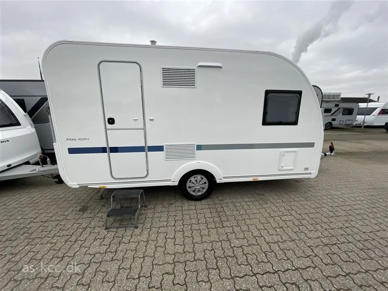 Billede 1 - 2026 - Adria Altea 402 PH Adria Altea 402 PH årg. 2026 4 sovepladser, 4 siddepladser Myggenet - halvdør kr. 1.640,- er lagt i prisen