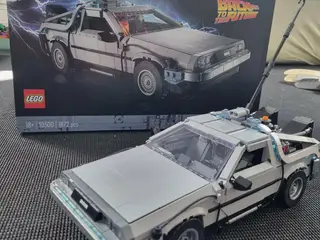 Back to the future lego bil
