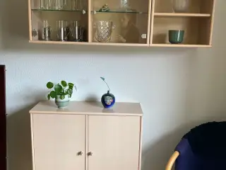 Reolsystem med overskab