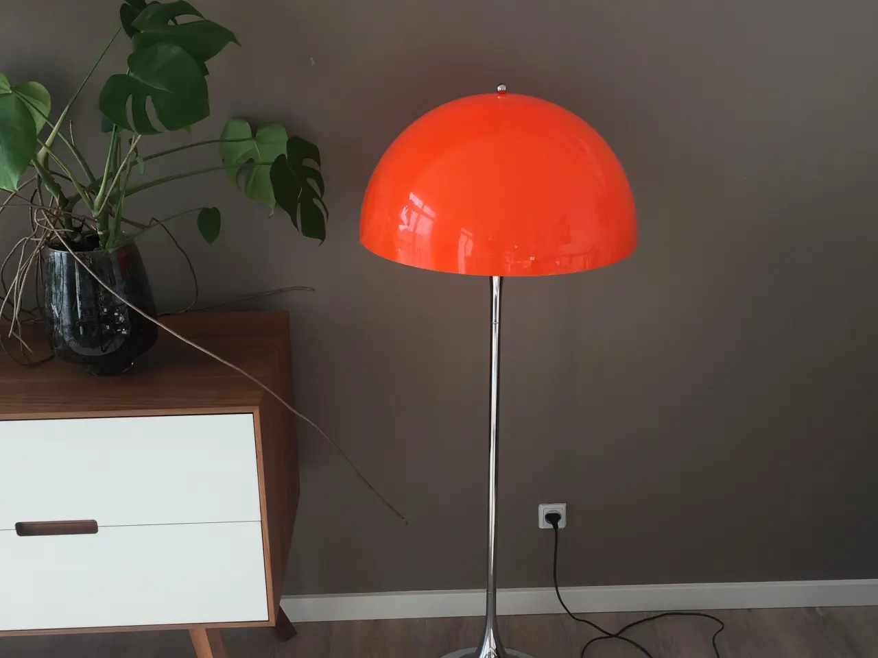 Billede 5 - Møbler og lamper købes.