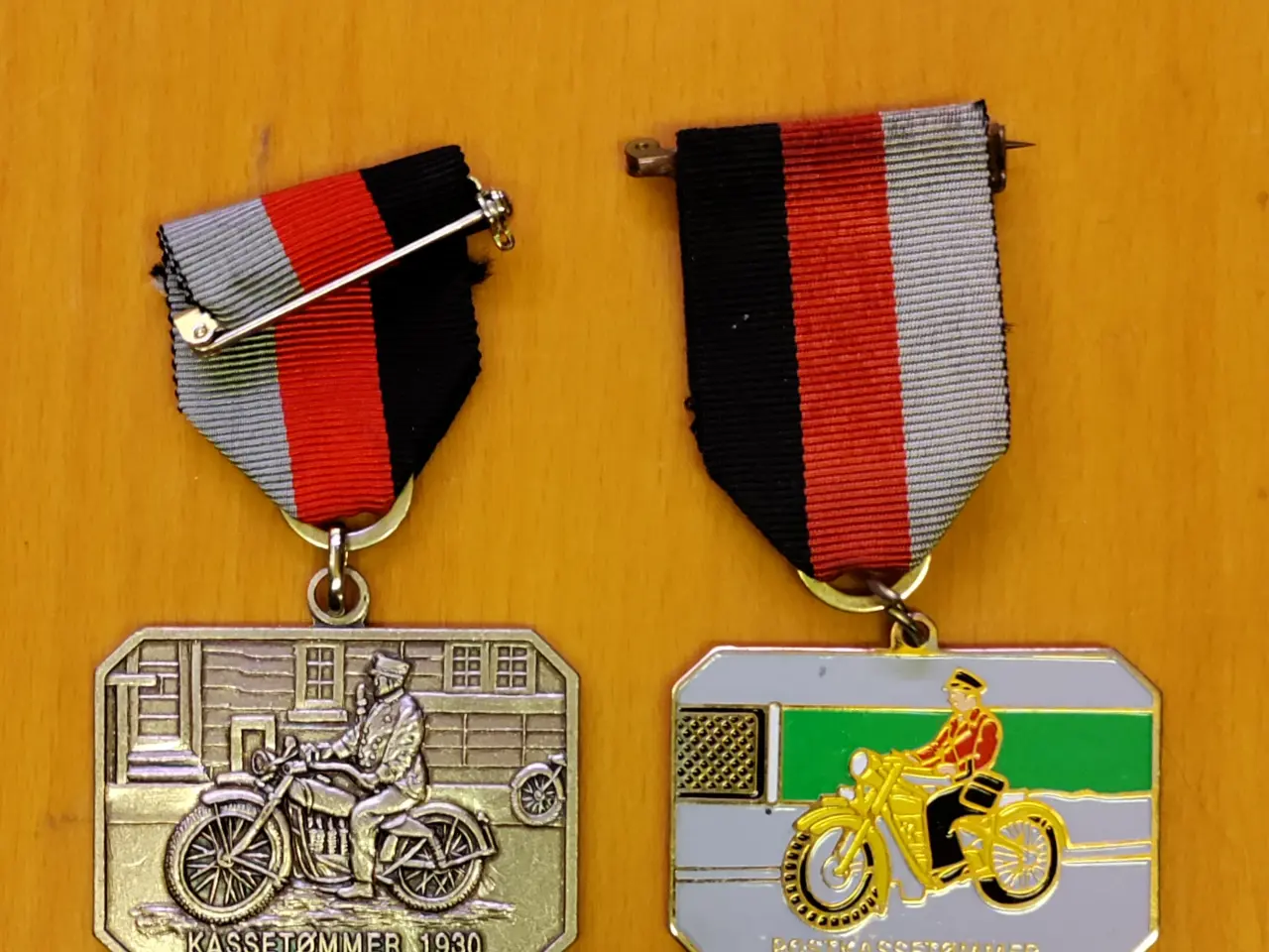 Billede 1 - Købes - Kassetømning - medaljer...