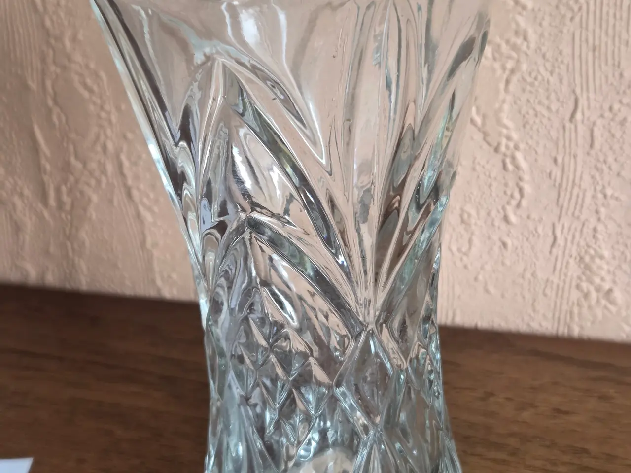 Billede 2 - Glasvase med mønster, H: 19 cm