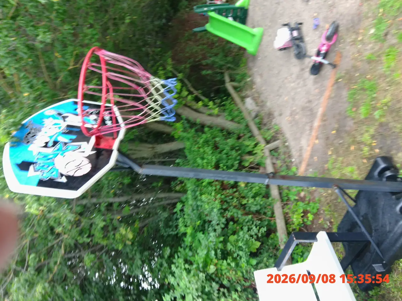 Billede 3 - Basketstander med farverig plade og net