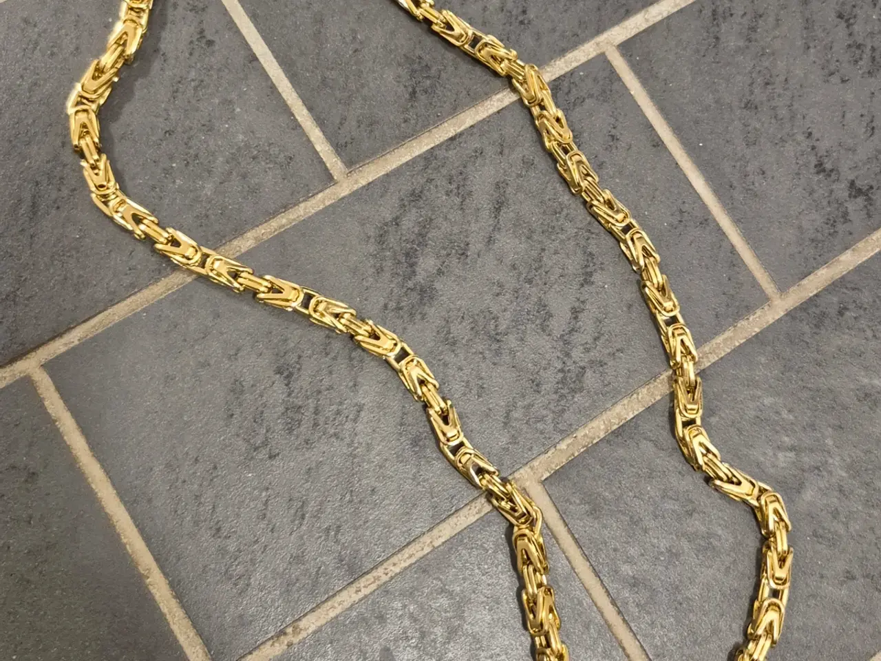 Billede 2 - 6mm firkantet kongekæde, goldfilled.