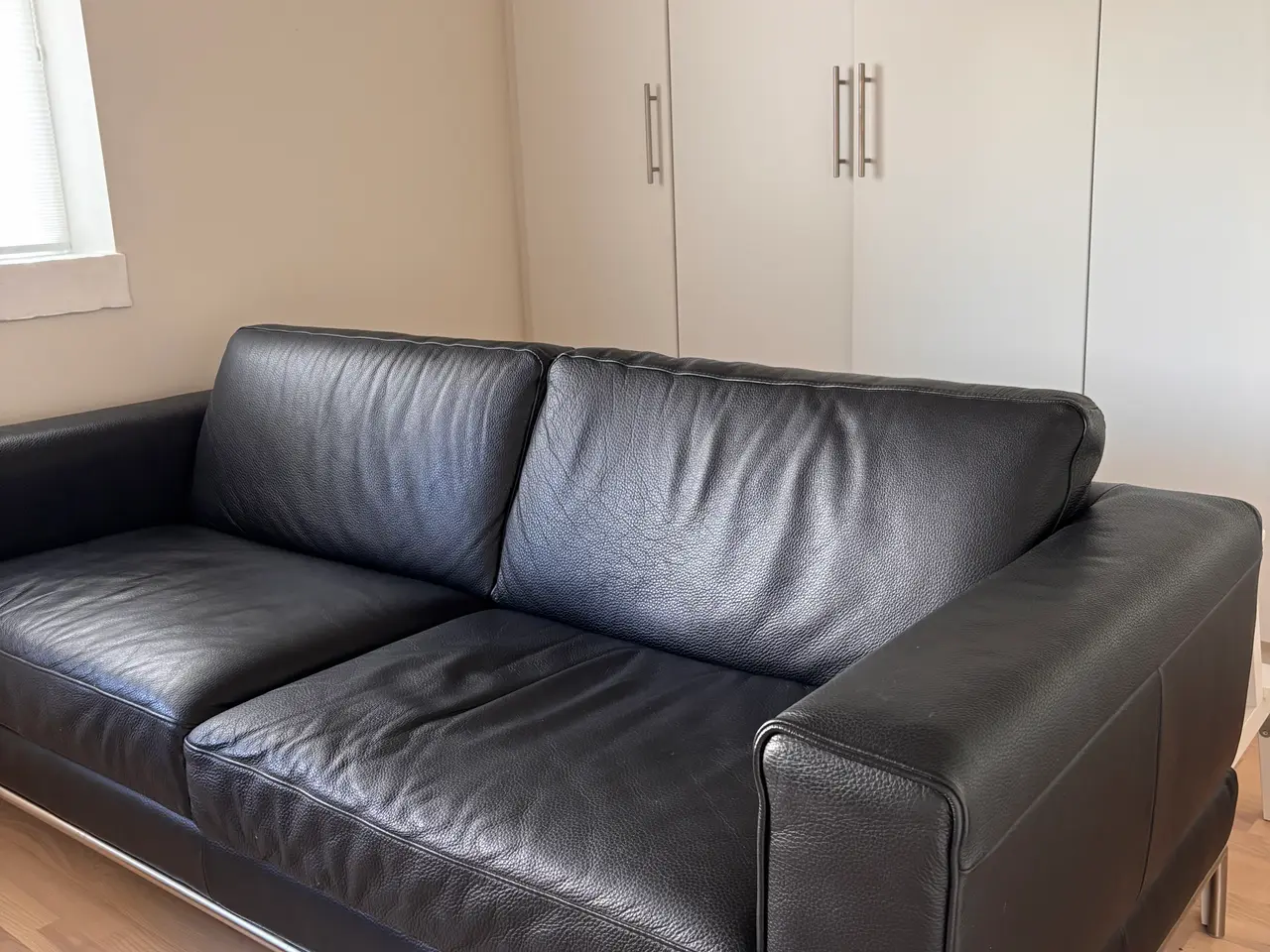 Billede 1 - 3-personers lædersofa til salg