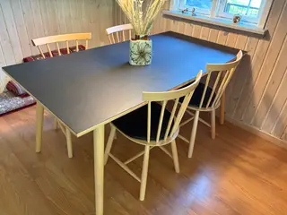 FDB spisebordssæt (C35B+J46) i eg og linoleum