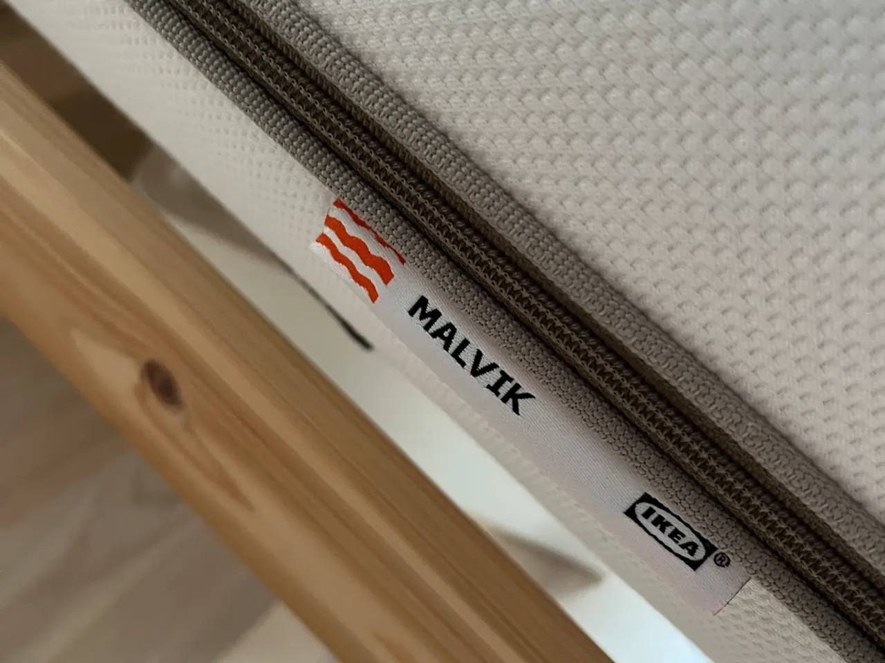 Billede 2 - Ikea seng med madras