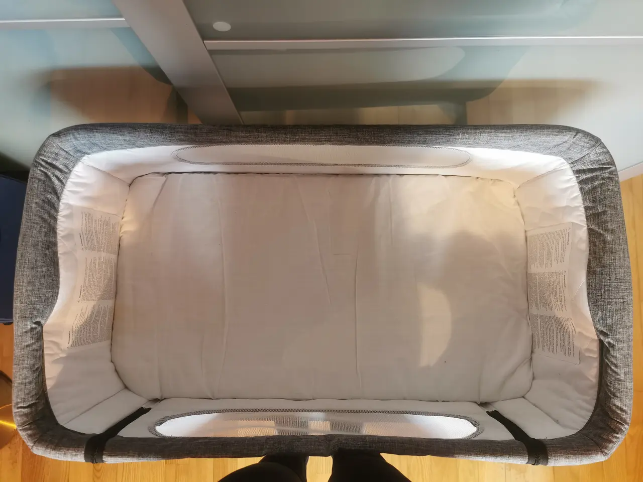Billede 2 - Moweo Bedside Crib – Som ny med alt tilbehør