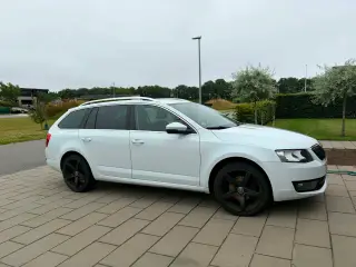 Skoda octavia combi 1.4 tsi 140hk DSG