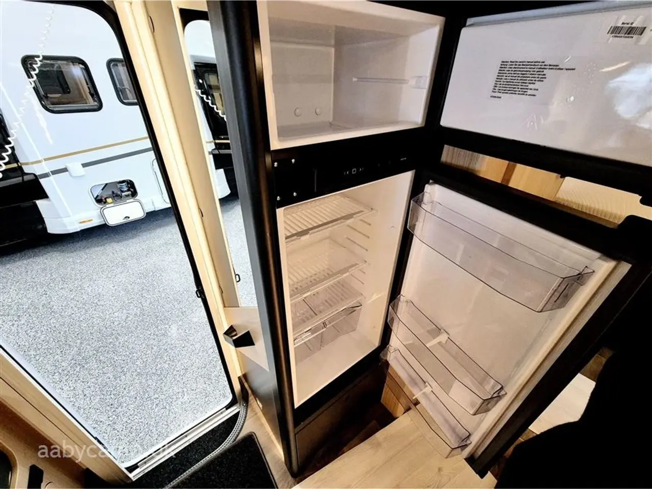 Billede 12 - 2024 - SunLight I 69 L Adv. Edition Aut. gear   Automatgear. markise. batteri. Queensbed. p-sensor for og bag. Bemærk Kun 8000 Km!!!
