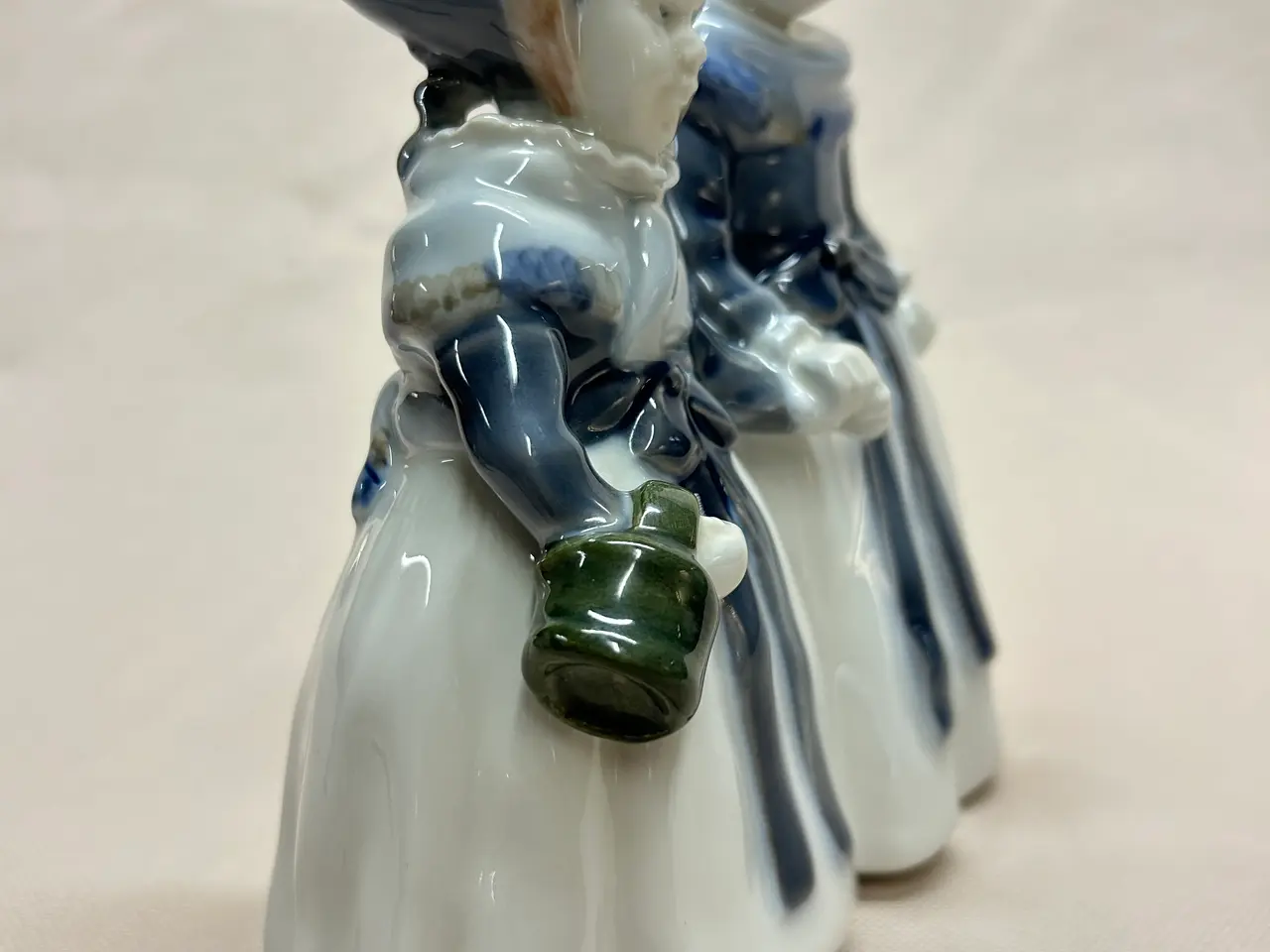 Billede 4 - Royal Copenhagen figur – Amagerpiger.