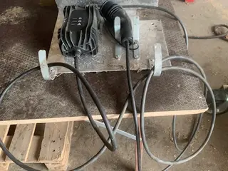 Lader 9 kw. til hybridbil inc. ophæng