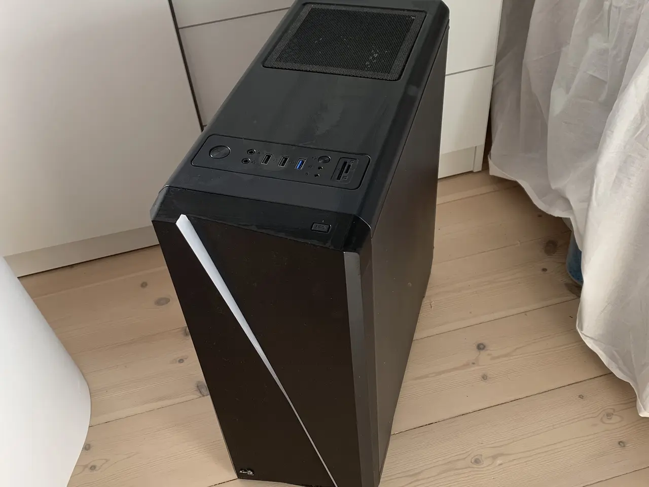 Billede 6 - Stationær med keyboard og skærm
