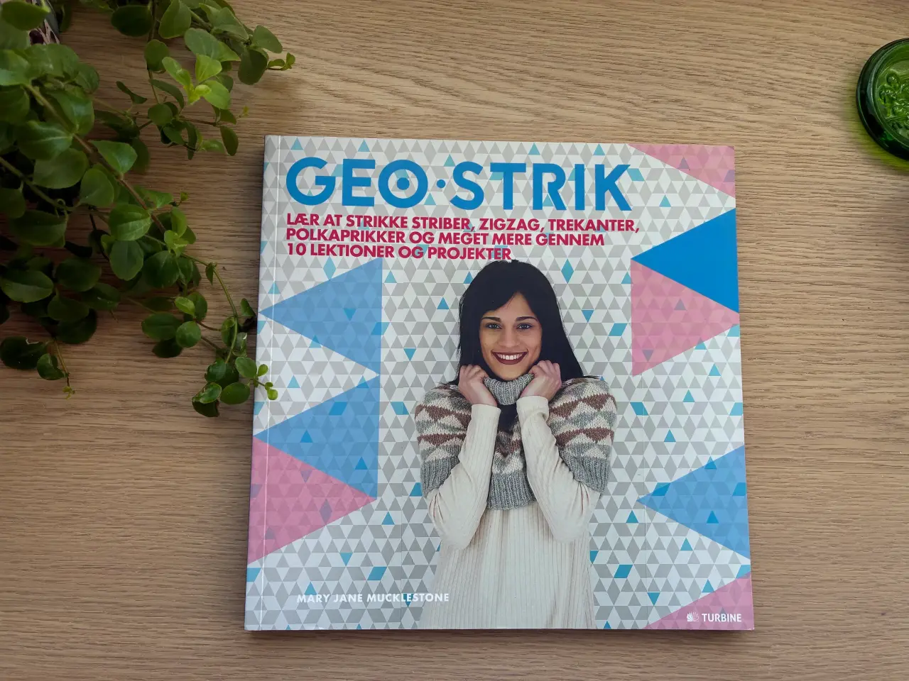 Billede 1 - GEO-STRIK - LÆR AT STRIKKE STRIBER, ZIGZAG, TRE..