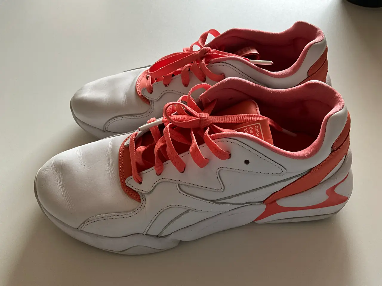 Billede 1 - Fræk Puma sko m/orange detaljer 
