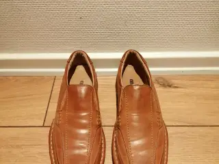 Fine herresko, CENTURY, str. 41.