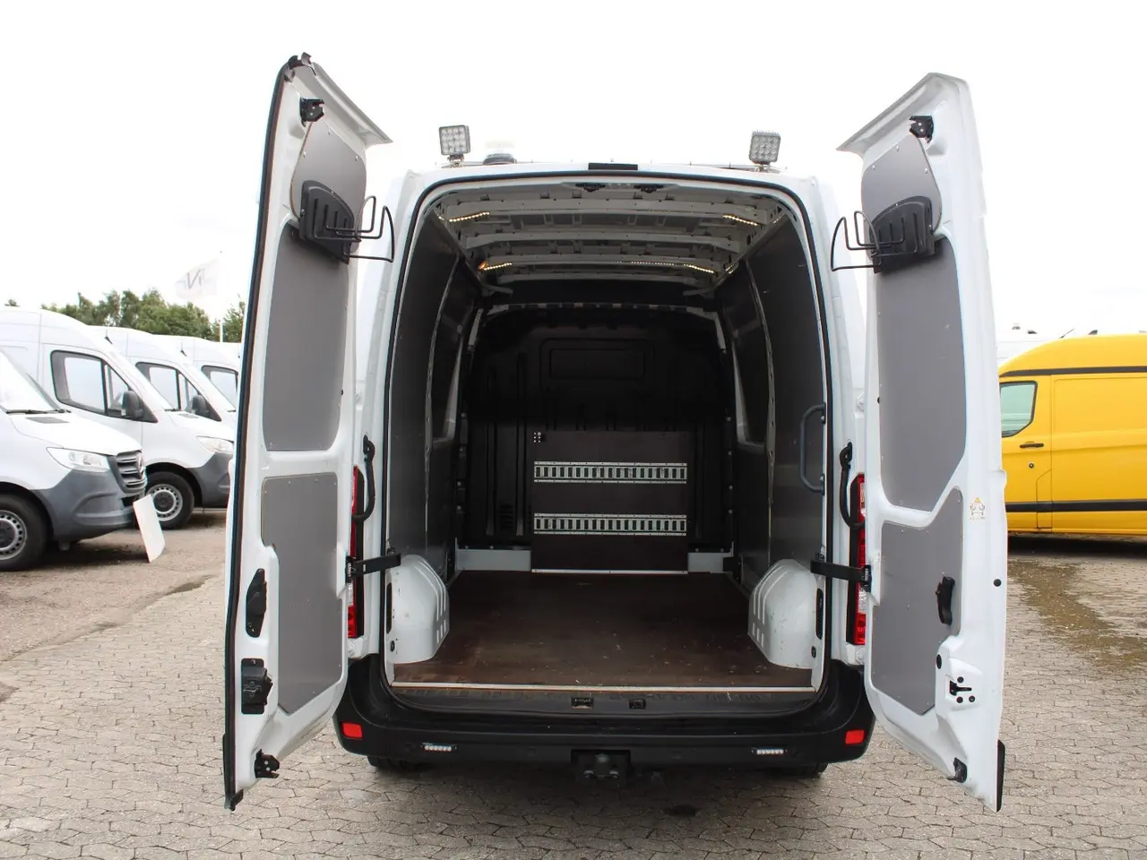 Billede 9 - Renault Master IV T33 2,3 dCi 150 L2H2 Kassevogn