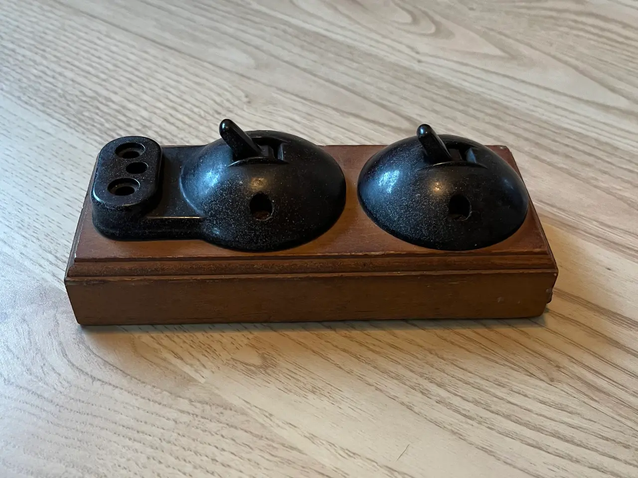Billede 2 - LK tumbleafbrydere og fatninger med strømstik mm.