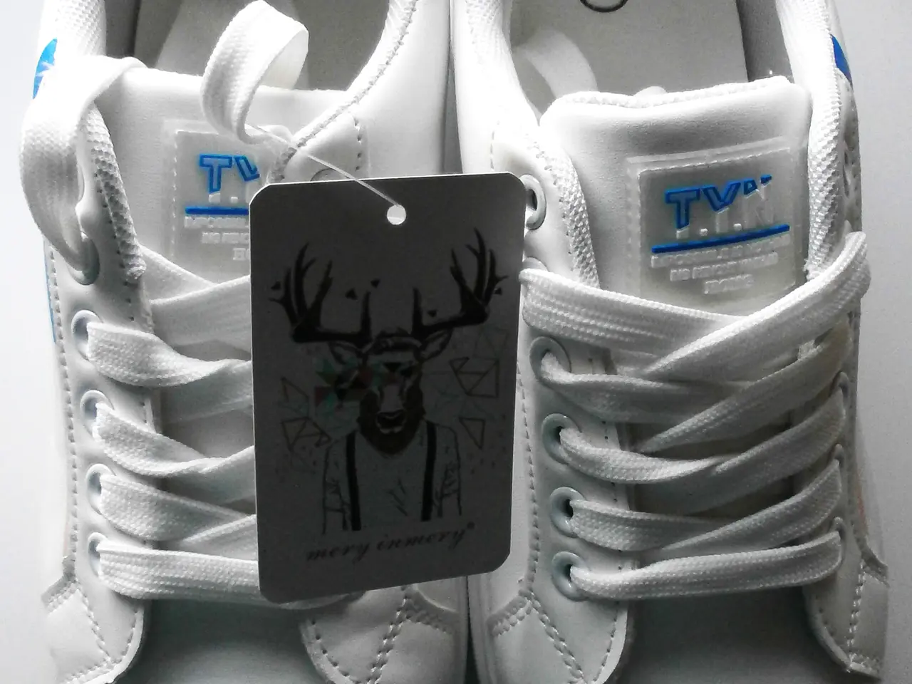 Billede 2 - NY Hvide Collection sneakers i str 37 med snøre