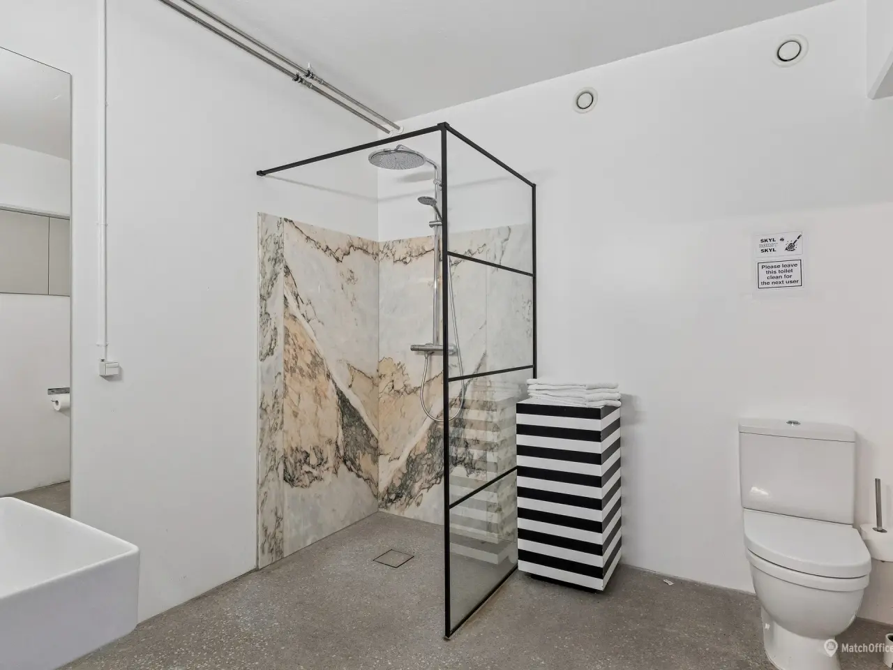 Billede 7 - 2.529 m² karakterfuldt lager-. kontor- og showroomlejemål i Storkøbenhavn.