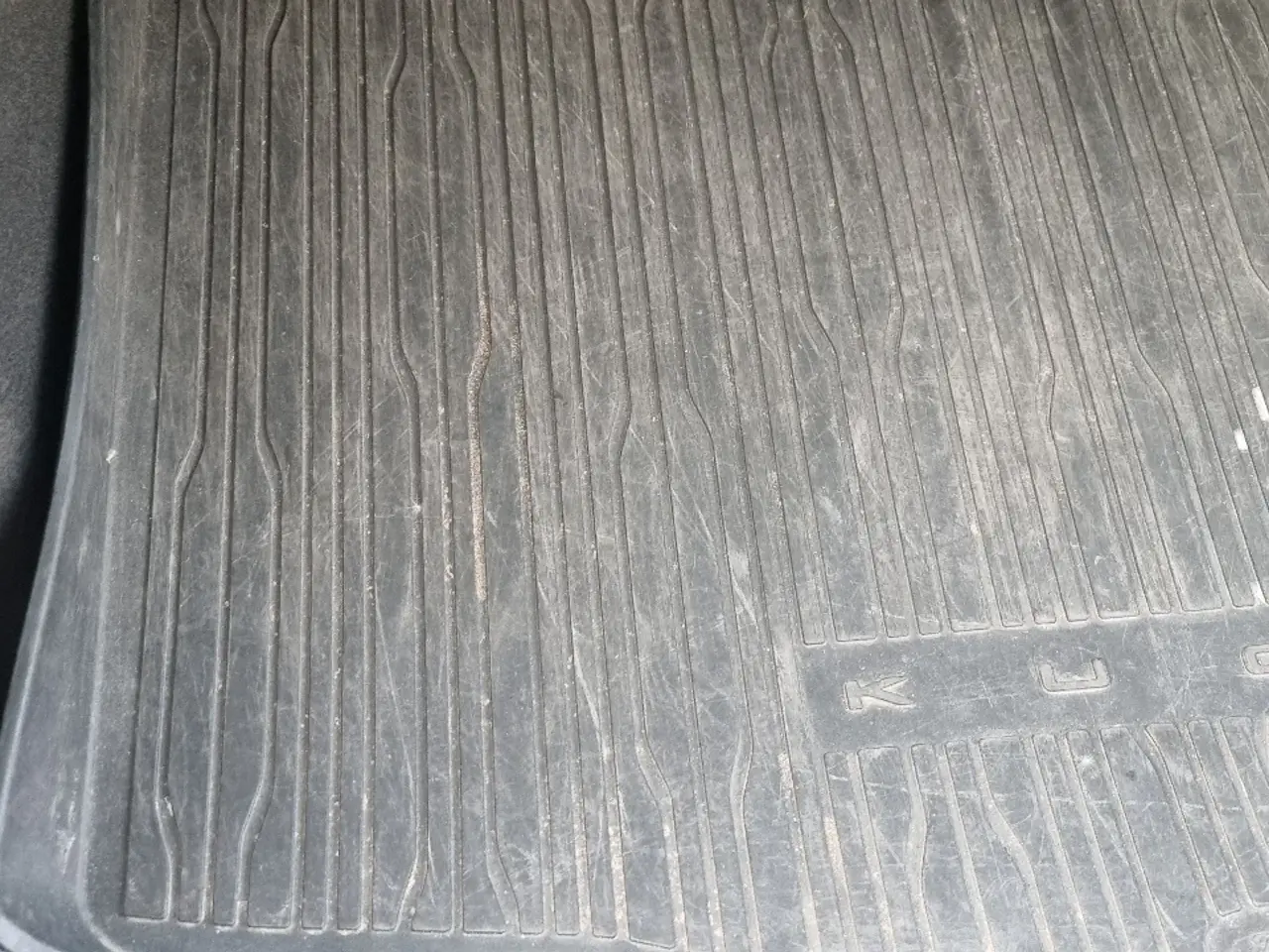 Billede 1 - Original Bagagerumsbakke til Ford Kuga