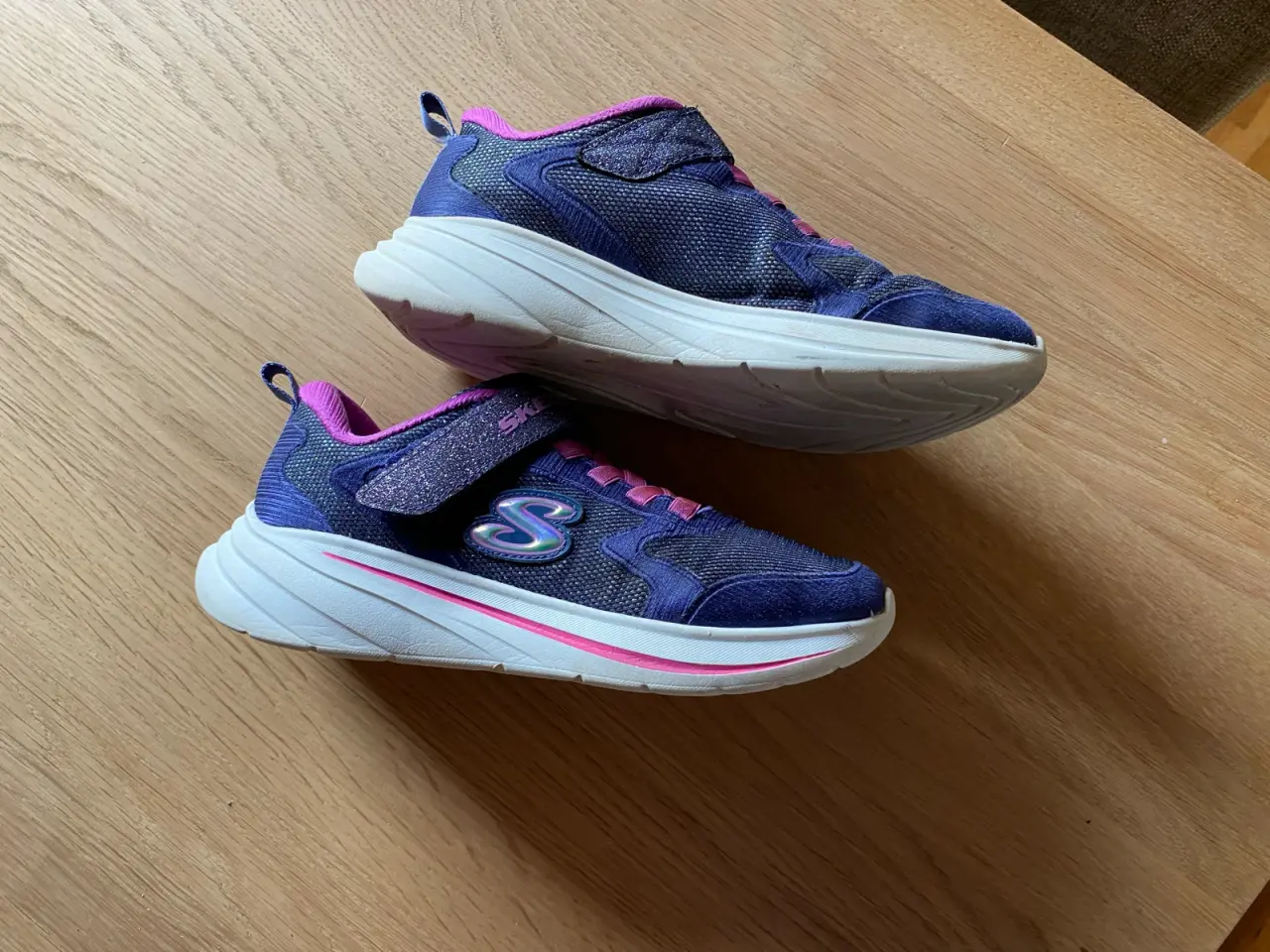 Billede 2 - Skechers waterproof pigesko str. 35
