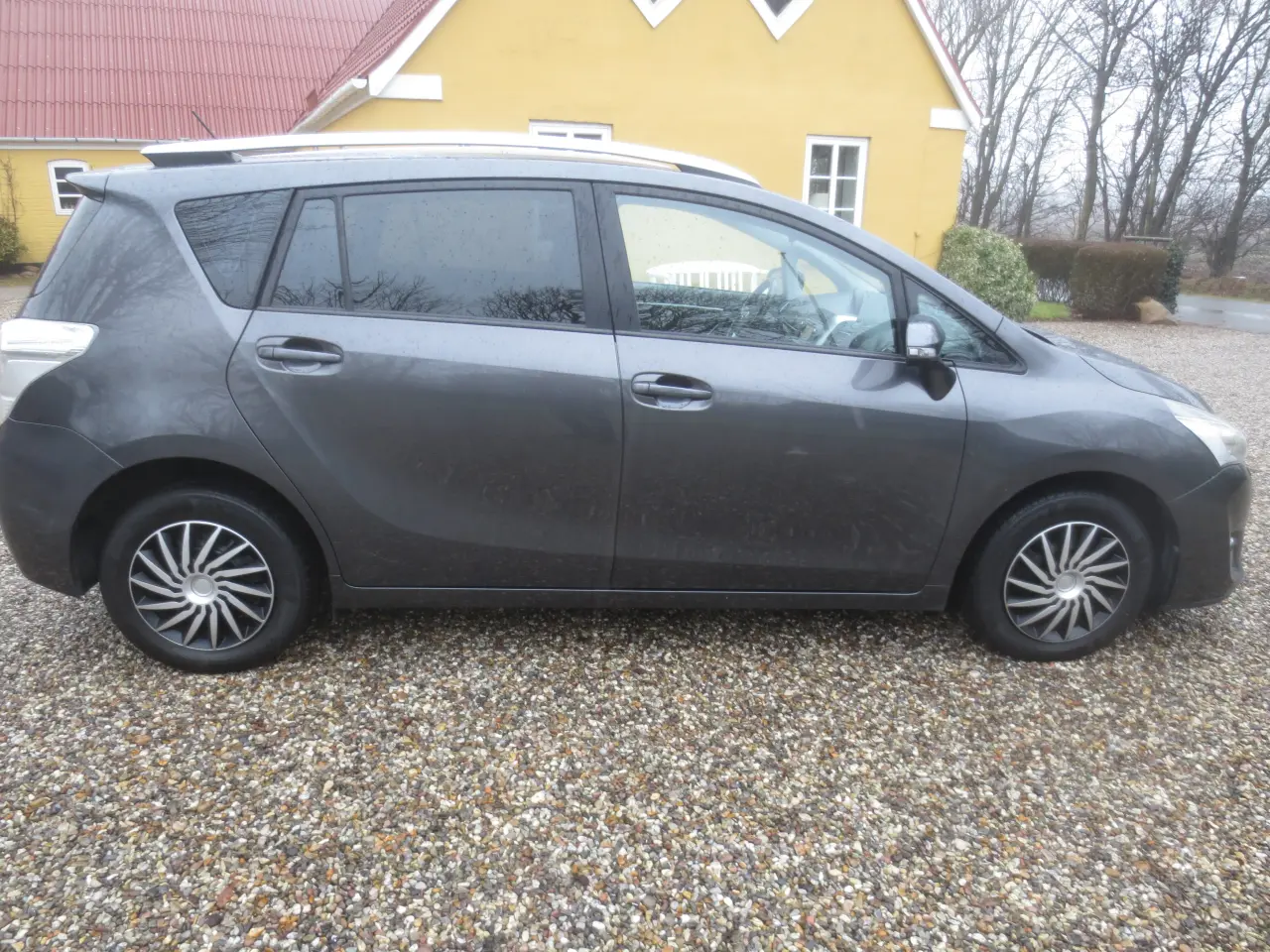Billede 5 - Pæn Toyota Verso 1.6 D 7 Pers År 14. Nysynet