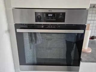 AEG indbygningsovn BPB331021M i fin stand