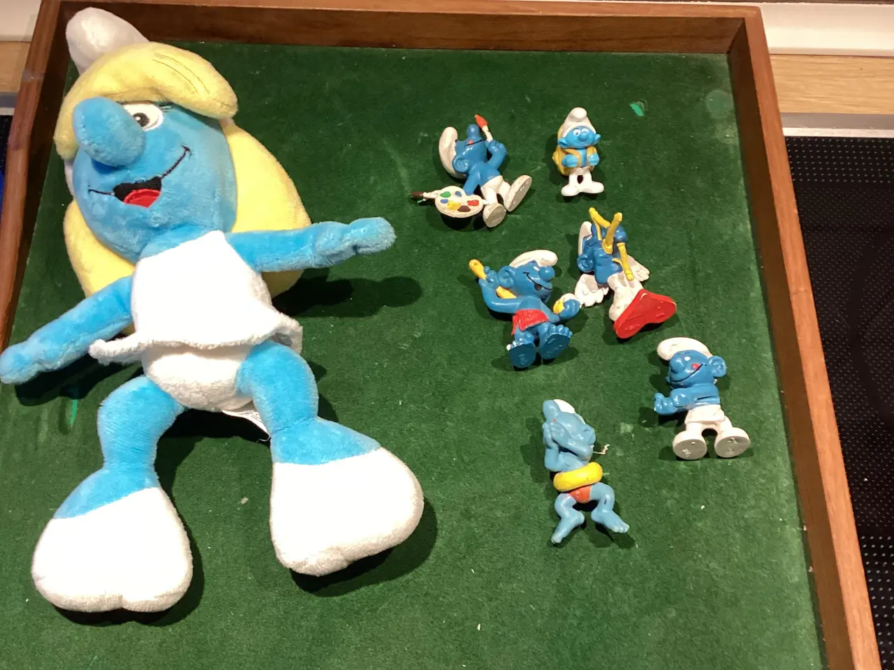 Billede 3 - Smølfer- bamse samt 6 små smølfefigurer