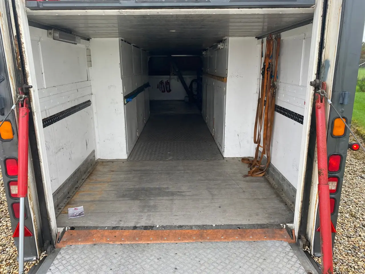 Billede 13 - Volvo FH12 med Wilson trailer og telt