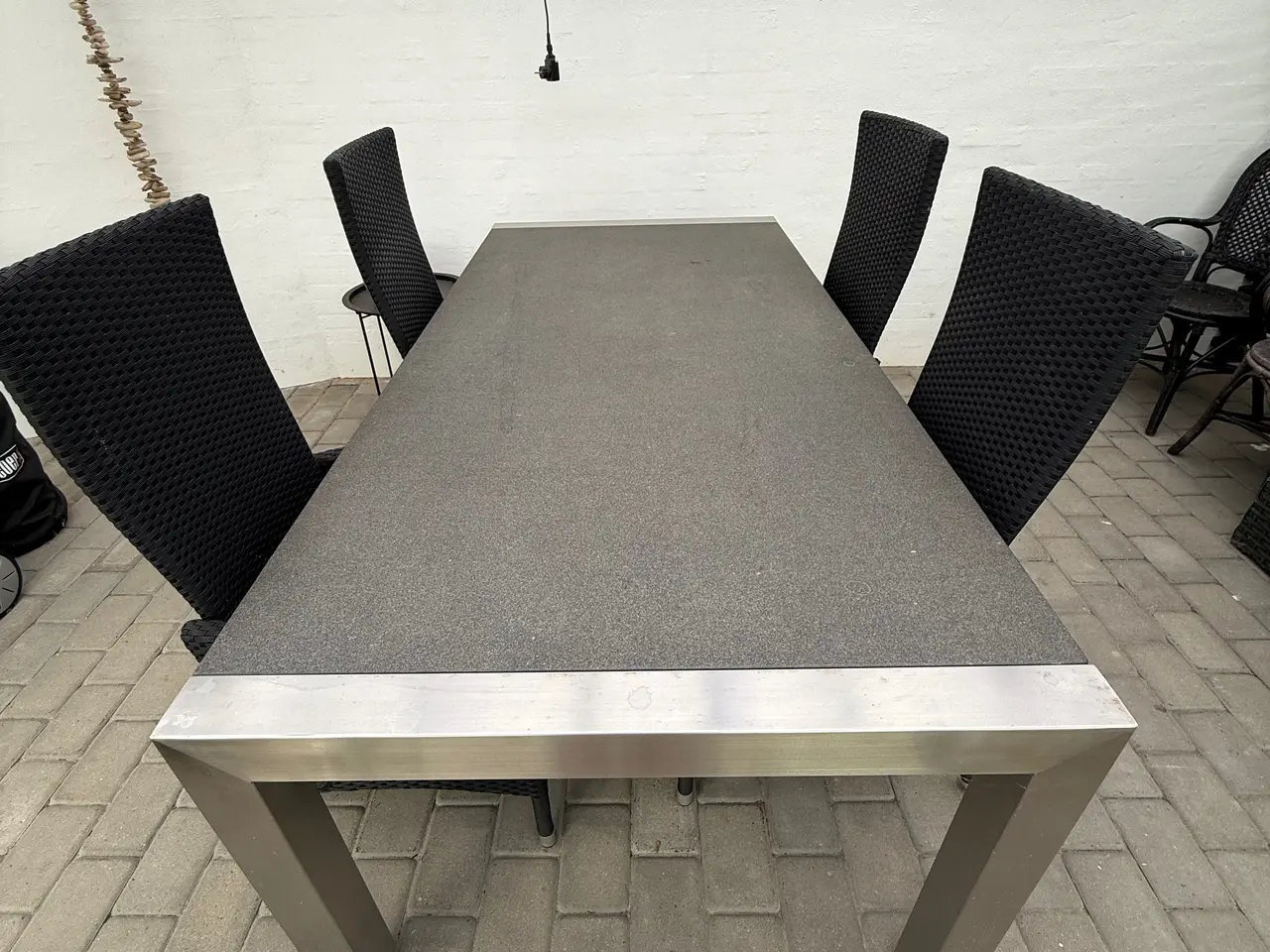 Billede 1 - Havesæt i sort polyrattan – 8 stole,+ 2 borde