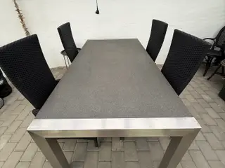 Havesæt i sort polyrattan – 8 stole,+ 2 borde