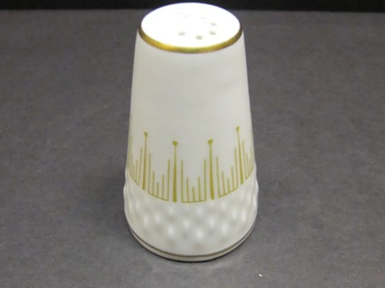 Billede 1 - Marselisborg Saltbøsse 5½x3½ cm.(hxb)