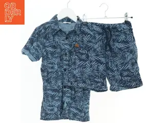 Skjorte og shorts sæt med bladmønster fra Pomp de Lux (str. 140)