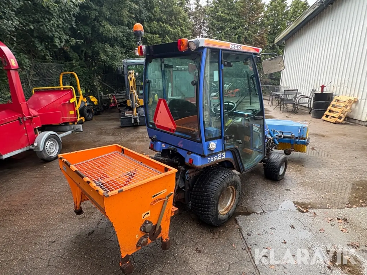 Billede 5 - Traktor Iseki TXG 23 med kost og saltspreder