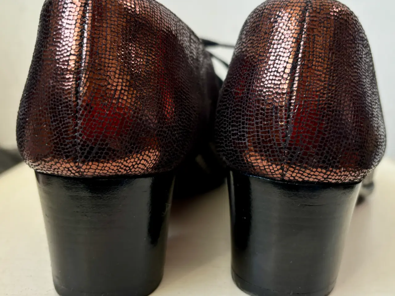 Billede 5 - Chie Mihara, bronce/sort/hvid sko i skind, str 39