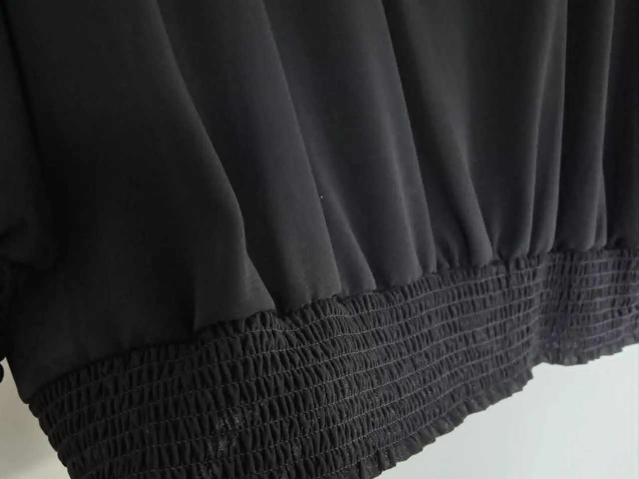 Billede 6 - ZIZZI Sort Smock Bluse m/guld pallietter, str. L