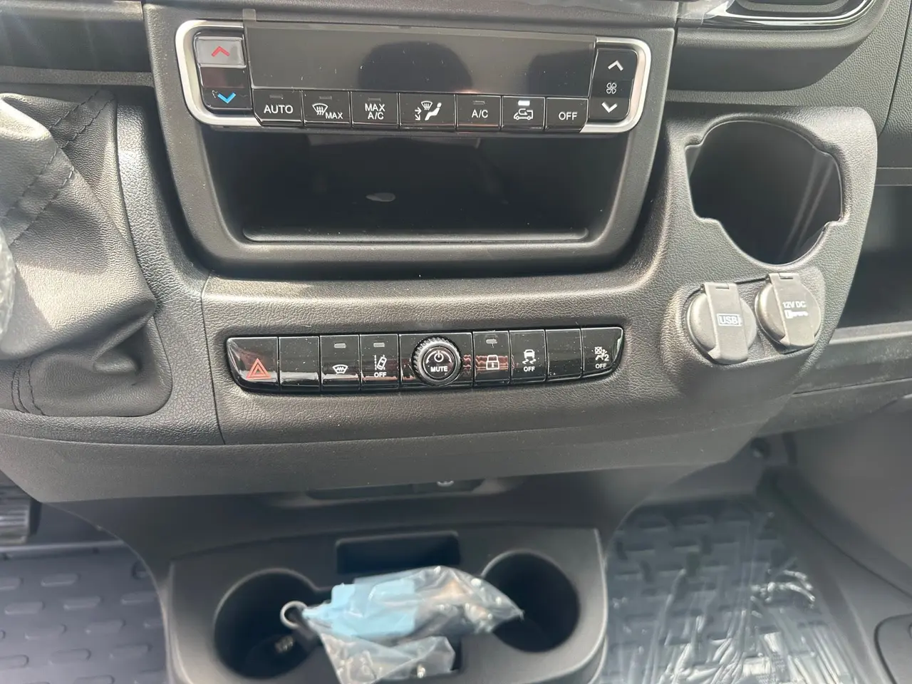 Billede 15 - Peugeot Boxer 335 2,2 BlueHDi 140 L3 Premium