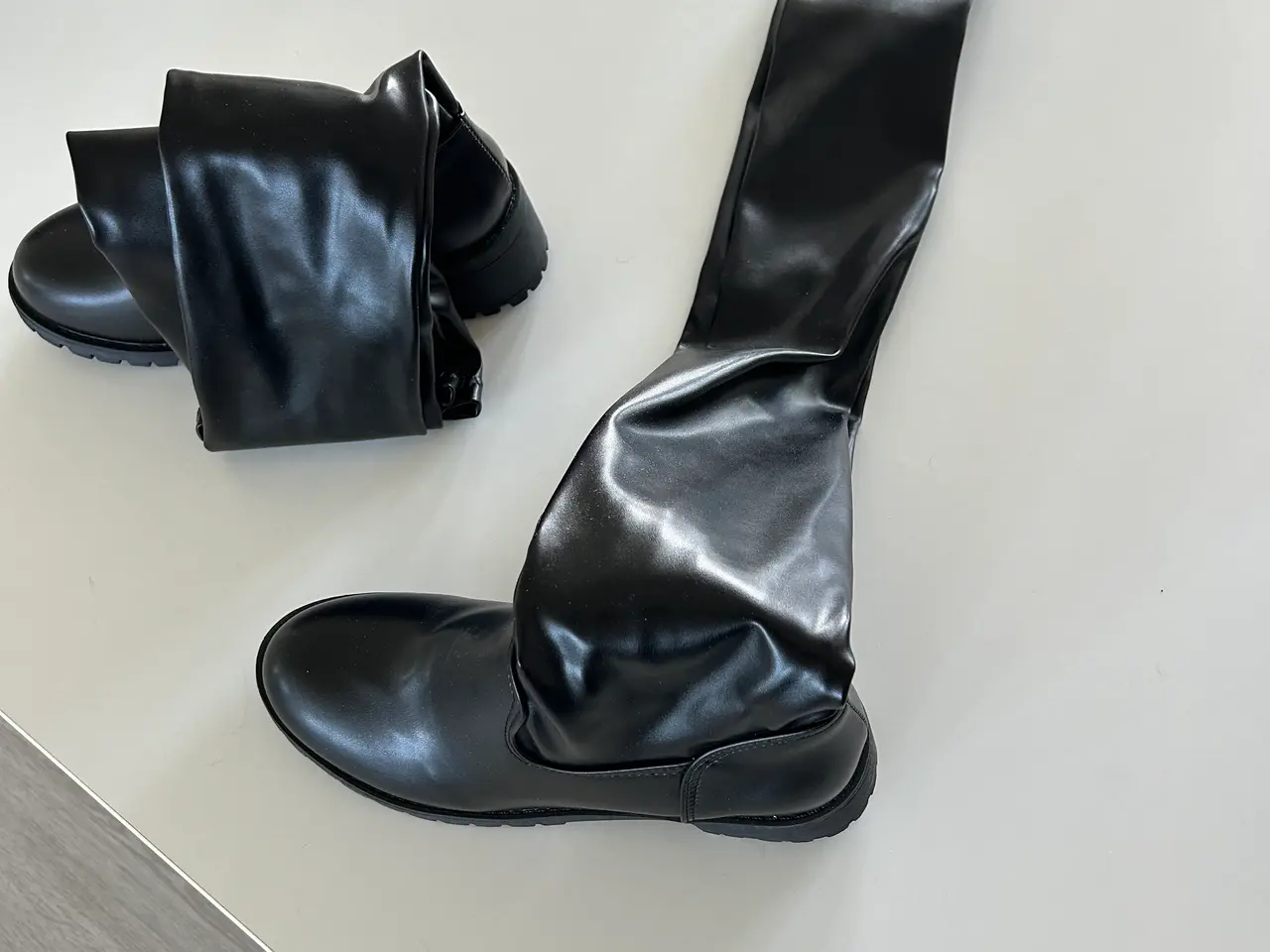 Billede 3 - Over knee støvler og en støvlette