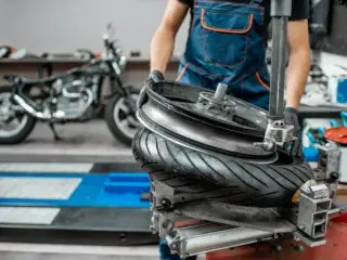 MC  DÆK SKIFT 400 dKK.