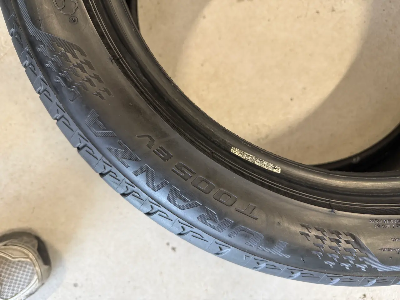 Billede 5 - Brugte Bridgestone 235/45 18